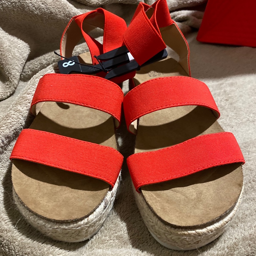 Platform sandals